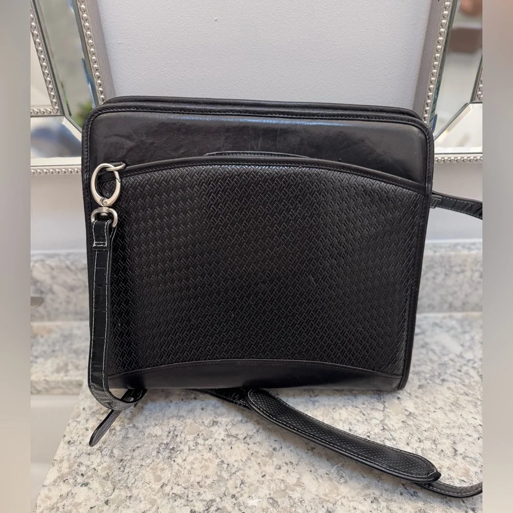 Sleek DeBon Black Leather Women's Travel Business Organizer & Zipper With Strap
